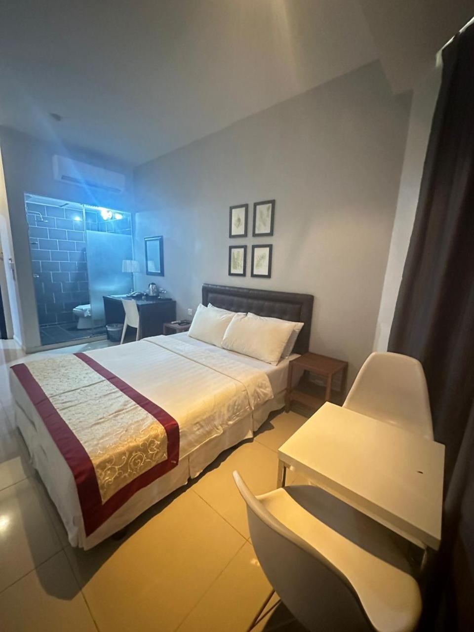 Kingsman Boutique Hotel Kota Kinabalu Bagian luar foto